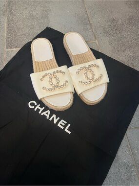 CHANEL Zirconium Bijou COCO MARK Mules. White. Size 36. New With Dust Bag